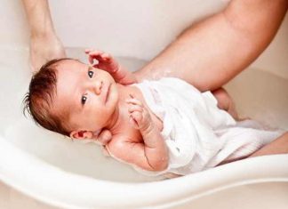 Cẩm nang hướng dẫn cách tắm cho trẻ sơ sinh an toàn
