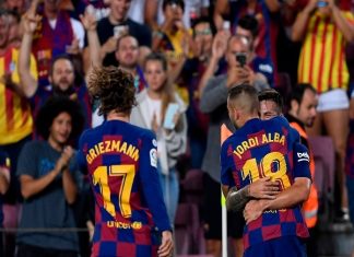 Barca vội ăn mừng khi thắng Betis