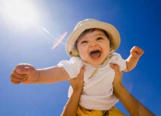 Tắm nắng cho trẻ sơ sinh có quan trọng hay không?