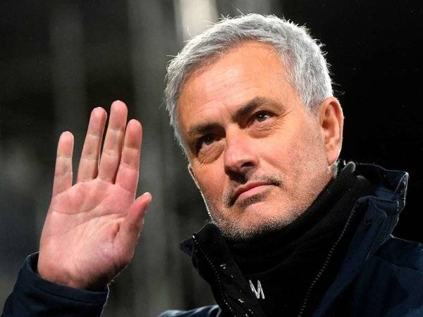 Tin bóng đá trưa 22/6: Jose Mourinho có vài lời muốn gửi HLV ĐT Anh