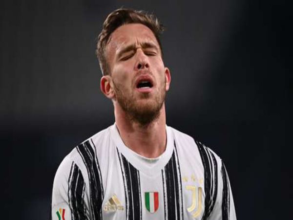 Tin bóng đá tối 16/7: Juventus mất Arthur 2 tháng vì chấn thương