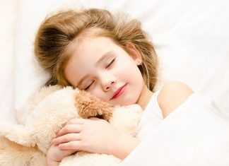 Mẹo dân gian giúp trẻ ngủ sâu giấc, không quấy khóc từ chuyên gia
