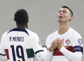 Tin bóng đá 27/3: Ronaldo bị chế nhạo bởi pha ăn vạ trước Luxembourg