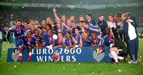 Pháp vô địch Euro năm 2000