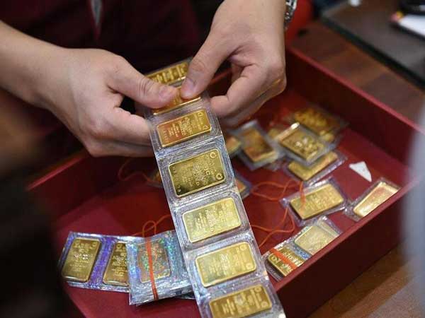 Một số lưu ý khi mua vàng đầu tư và tích lũy