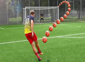 Hướng dẫn cách sút bóng xoáy vào góc hiểm khung thành