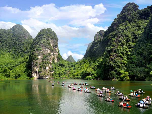 Địa điểm du lịch cho cặp đôi giá rẻ - Ninh Bình