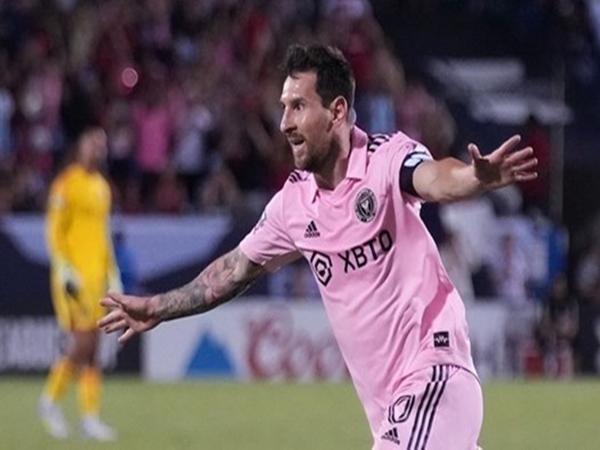 Cầu thủ sút phạt thành bàn nhiều nhất thế giới